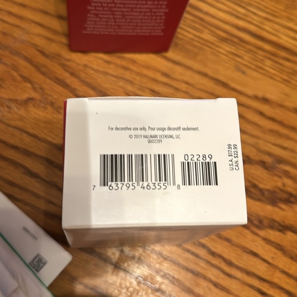 Hallmark Keepsake ornaments for the avid golfer original price $17.99 each - Picture 5 of 5